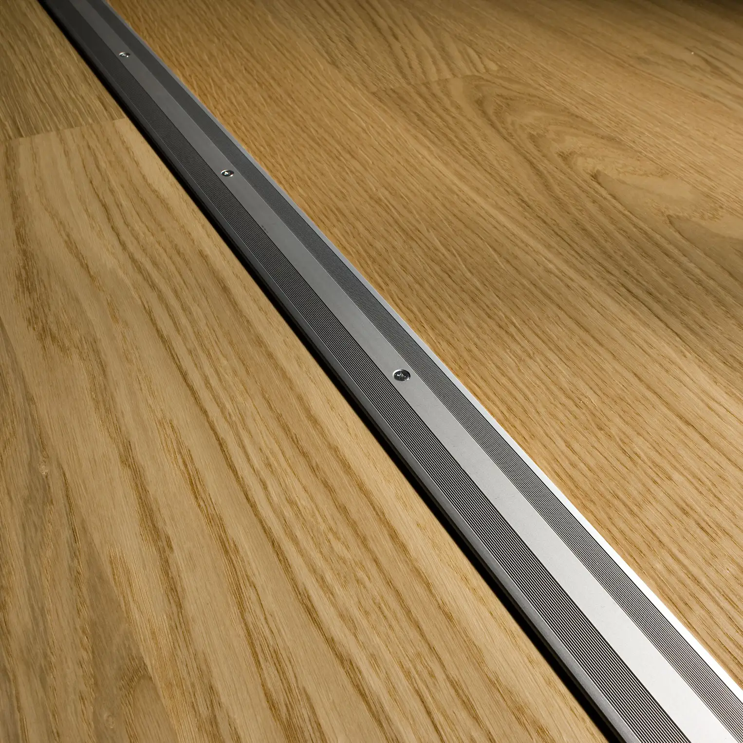 ALU- ÜBERGANGSPROFIL SILVER 37X7-17 MM Zubehör Kährs
